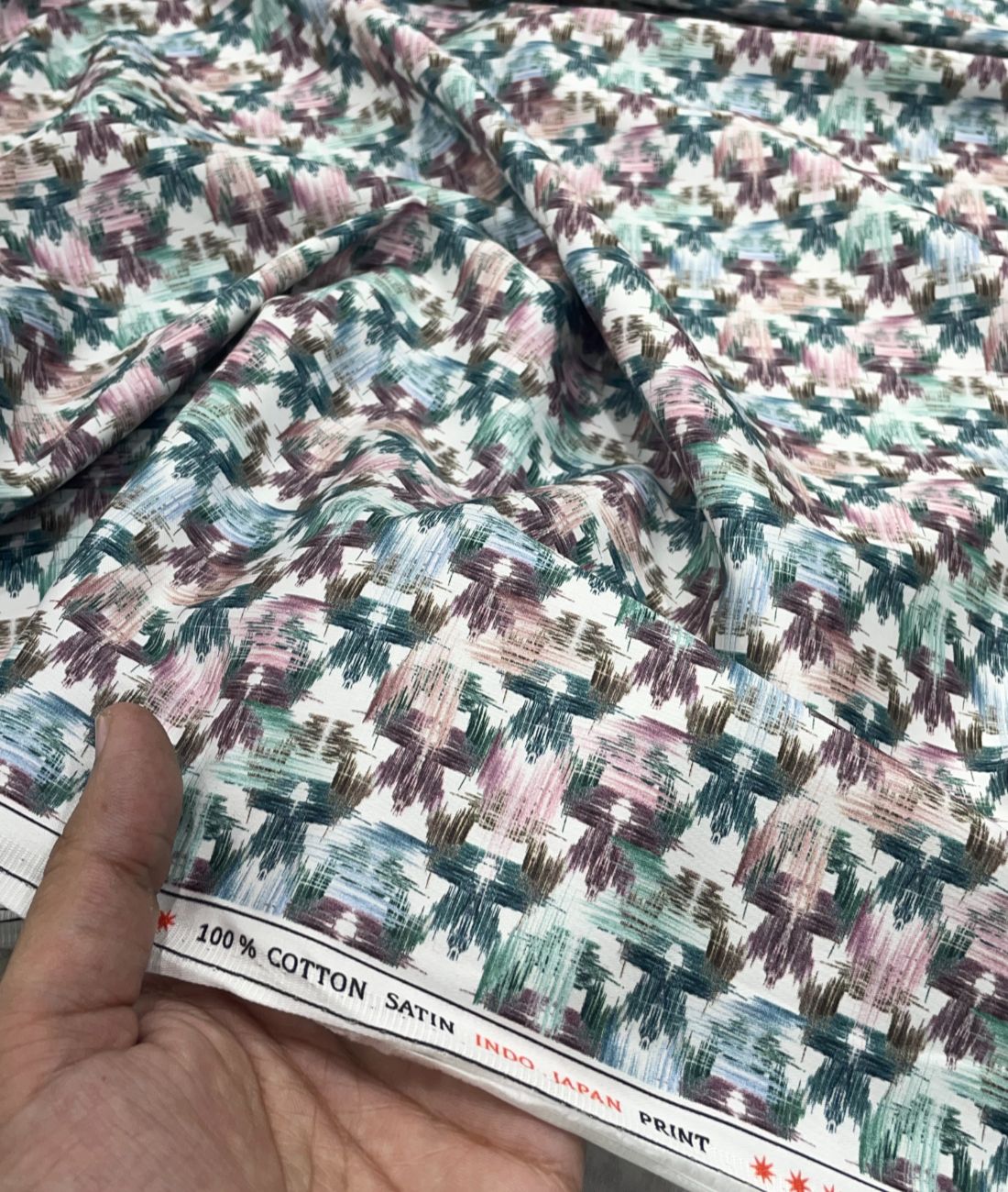 Abstract Print Luxury Giza Cotton Fabric for Men's Shirt