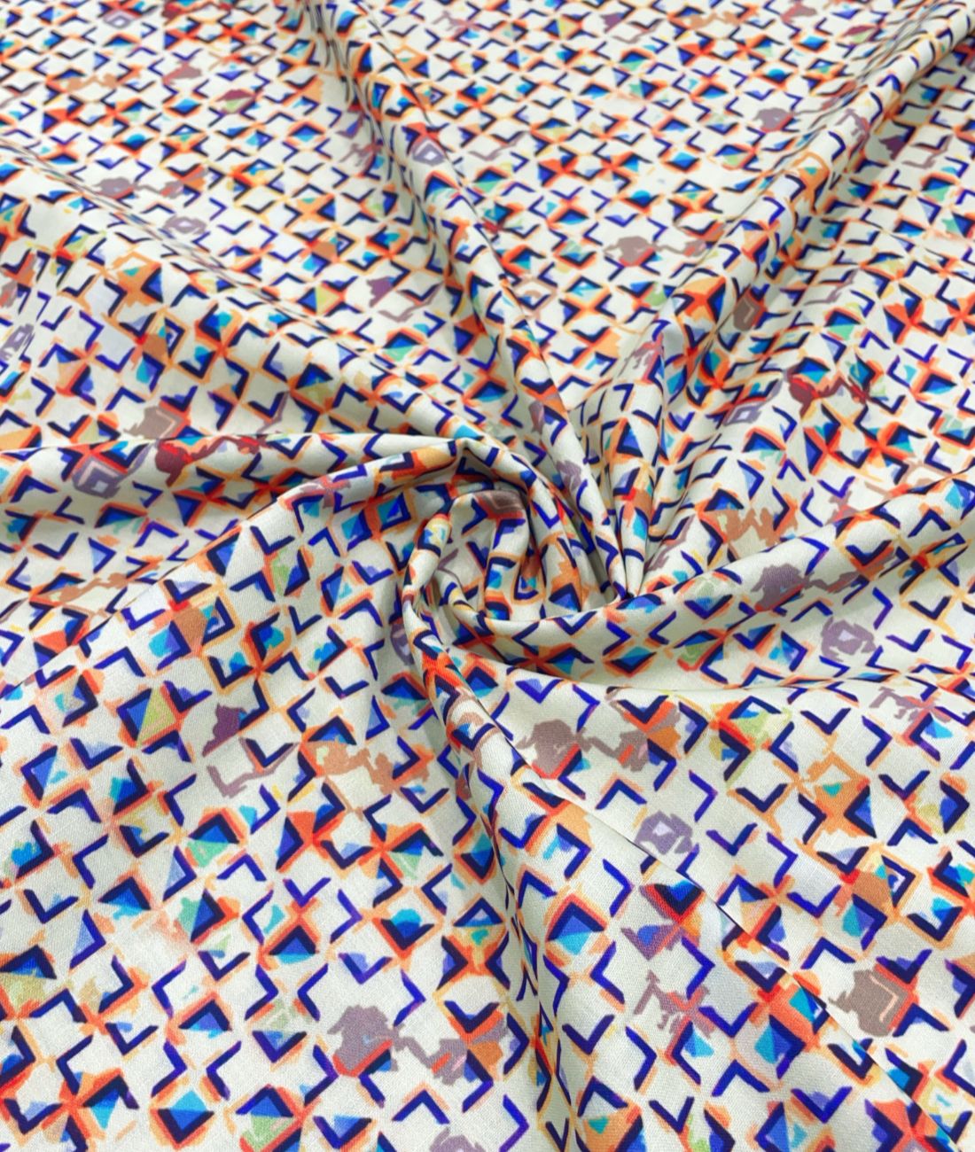 Crisp Patterned Printed Anti Wrinke Cotton Fabric for Men's Shirts & Kurta