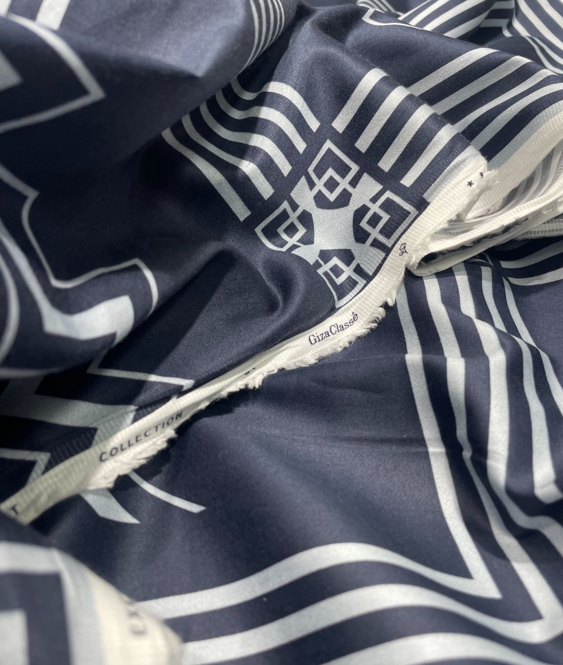 Luxury Abstract Printed Giza Cotton Fabric for Men's Shirt