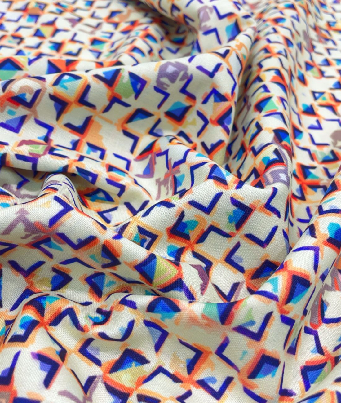 Crisp Patterned Printed Anti Wrinke Cotton Fabric for Men's Shirts & Kurta