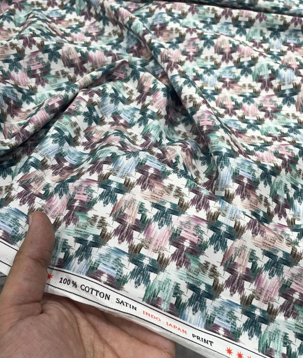 Abstract Print Luxury Giza Cotton Fabric for Men's Shirt