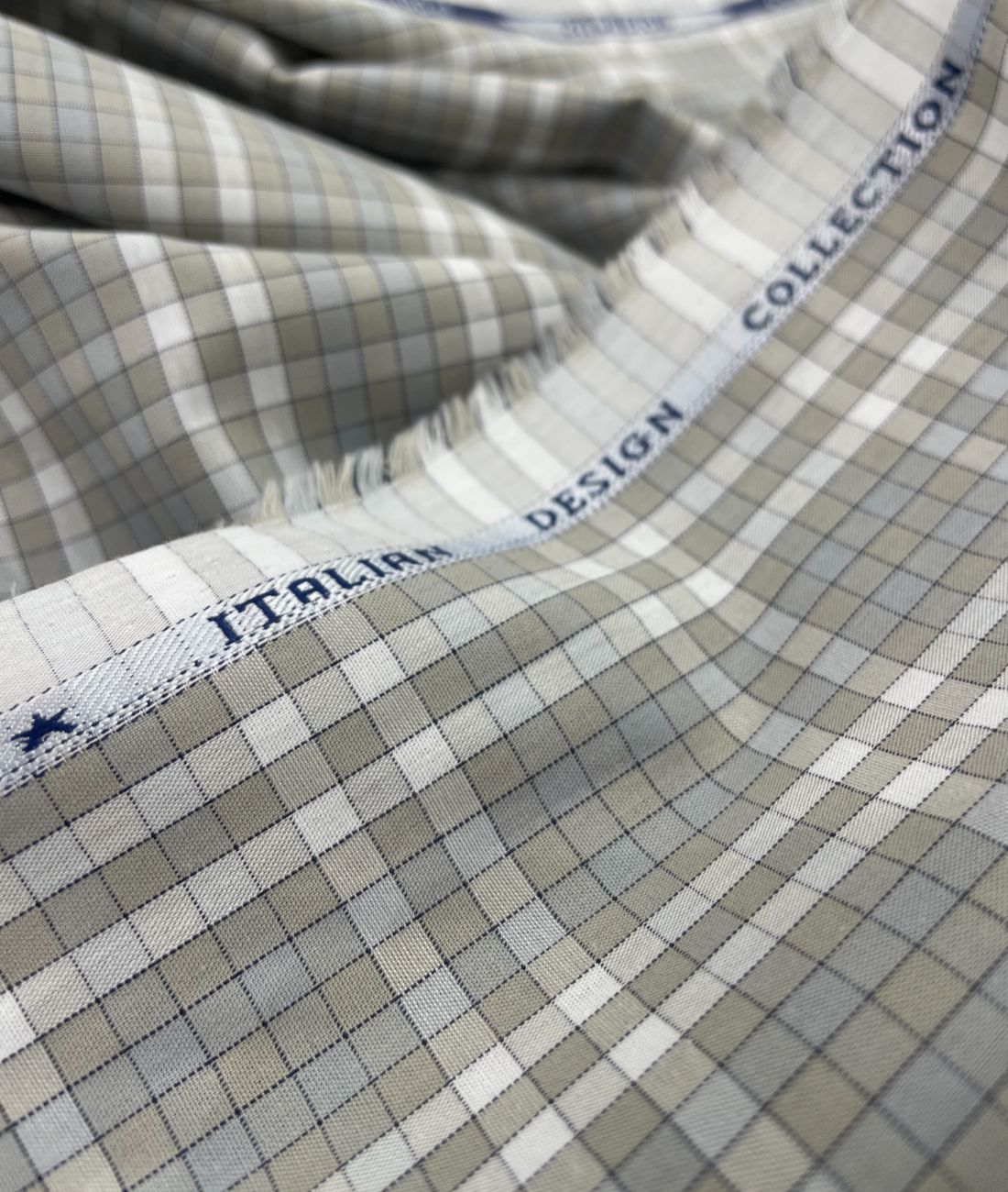Rich Cotton Checks Shirt Fabric for Men's Formal Shirt