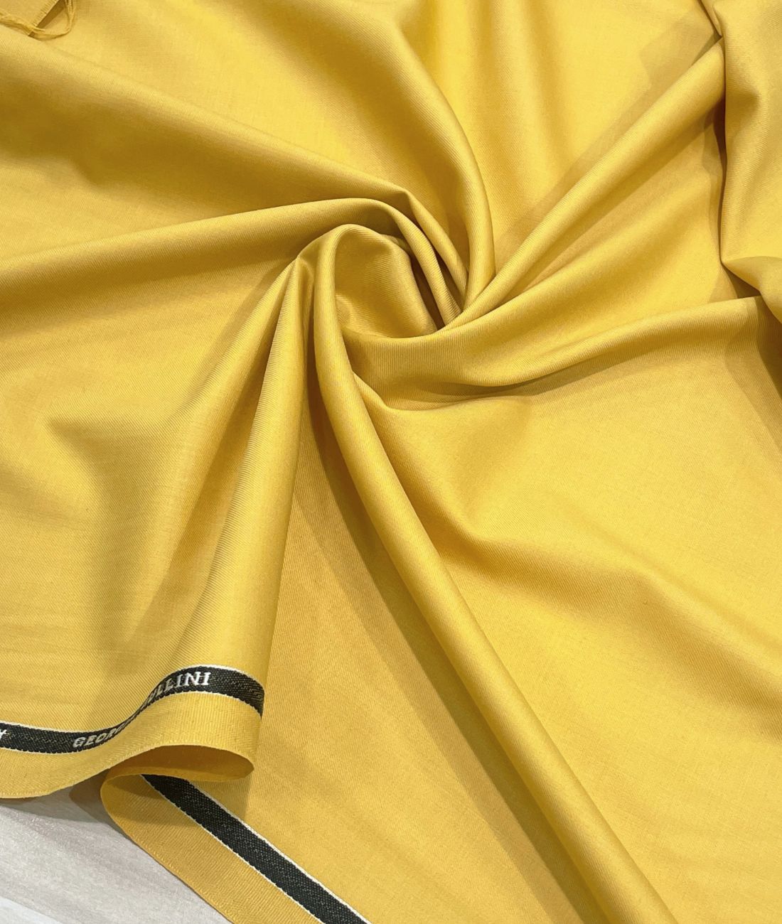 Super 130's Counts Merino Wool Suiting for Suits and Pants