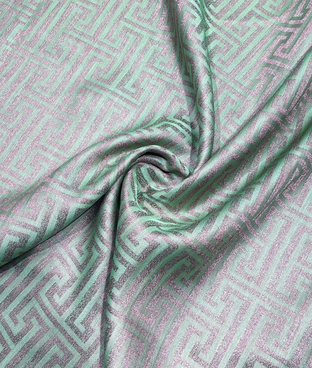 Anti Wrinkle Dual Shade Fabric