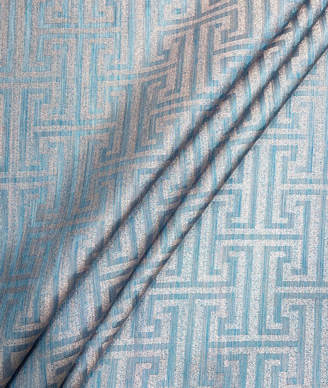 Anti Wrinkle Dual Shade Fabric